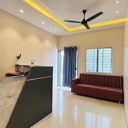 Oyo Hotel Elite Chandrapur Exterior foto